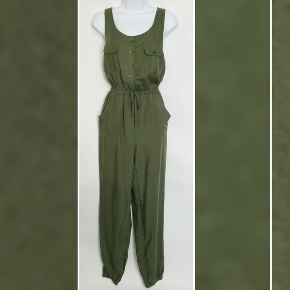Pants - Loose Fit Jumpsuit